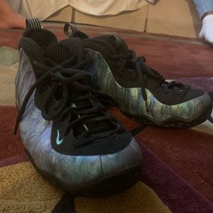 Size 11 Nike Foams “Abalone”